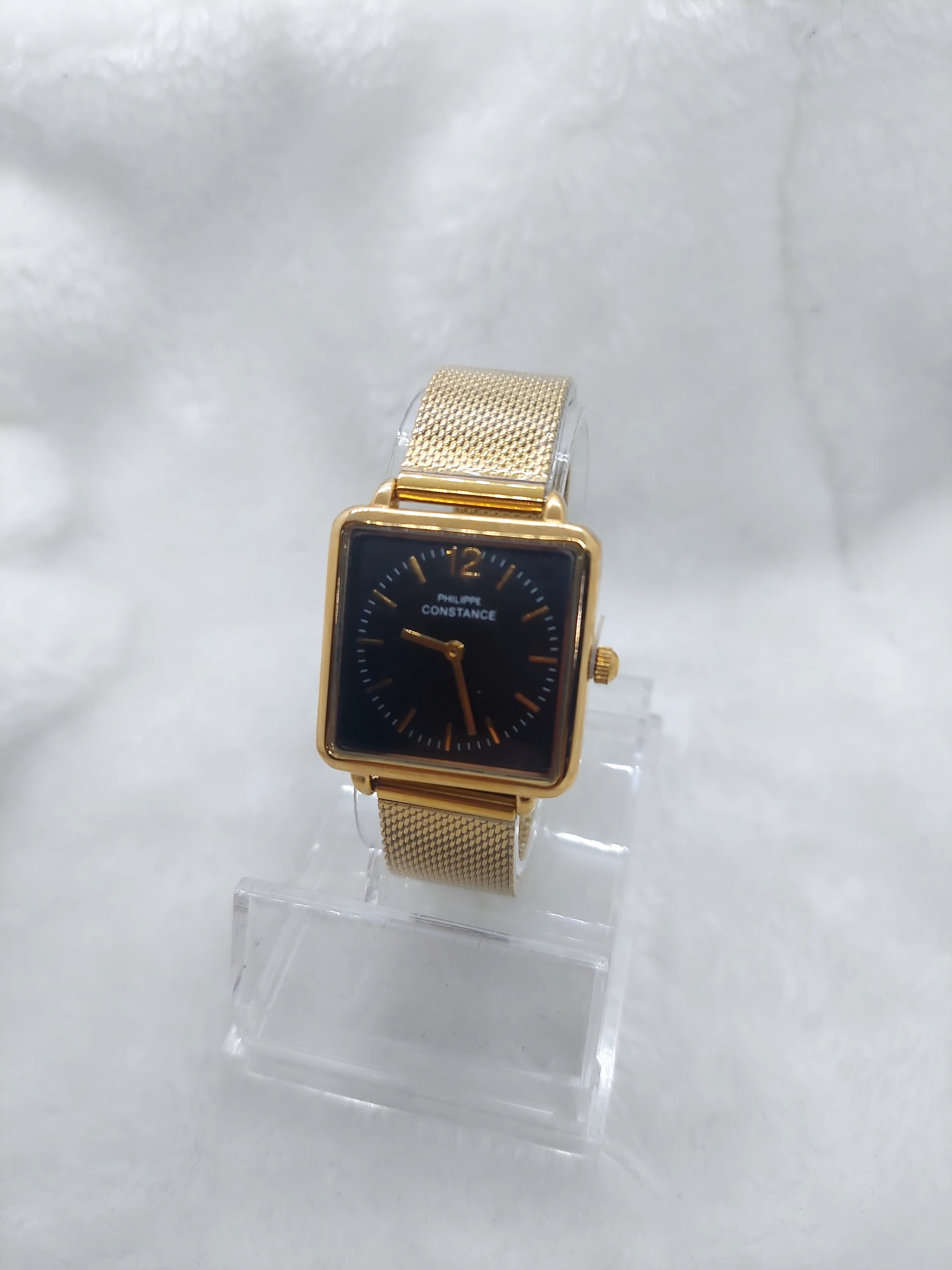 Montre carré doré - product image