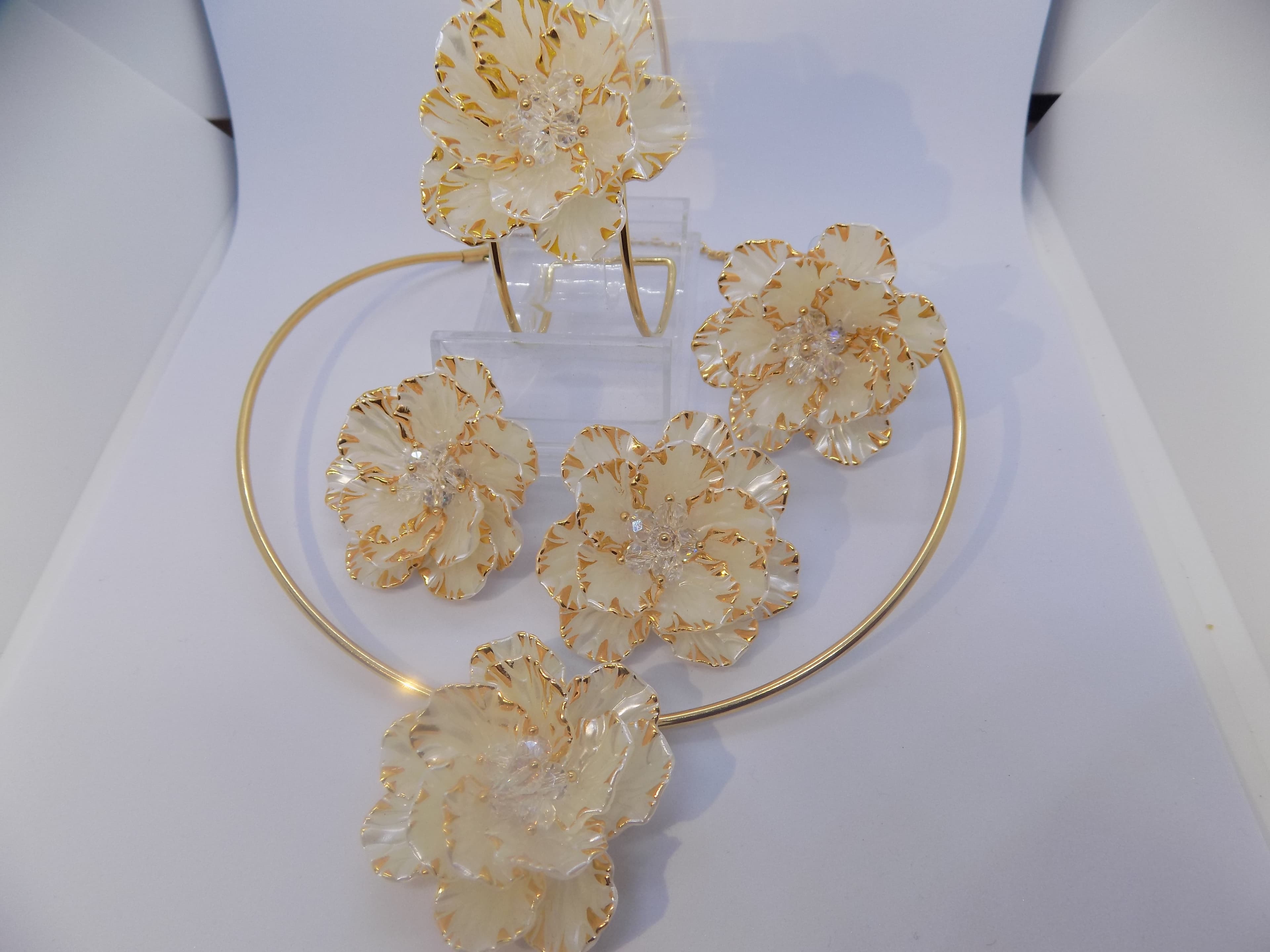 Parure fleures blanches
