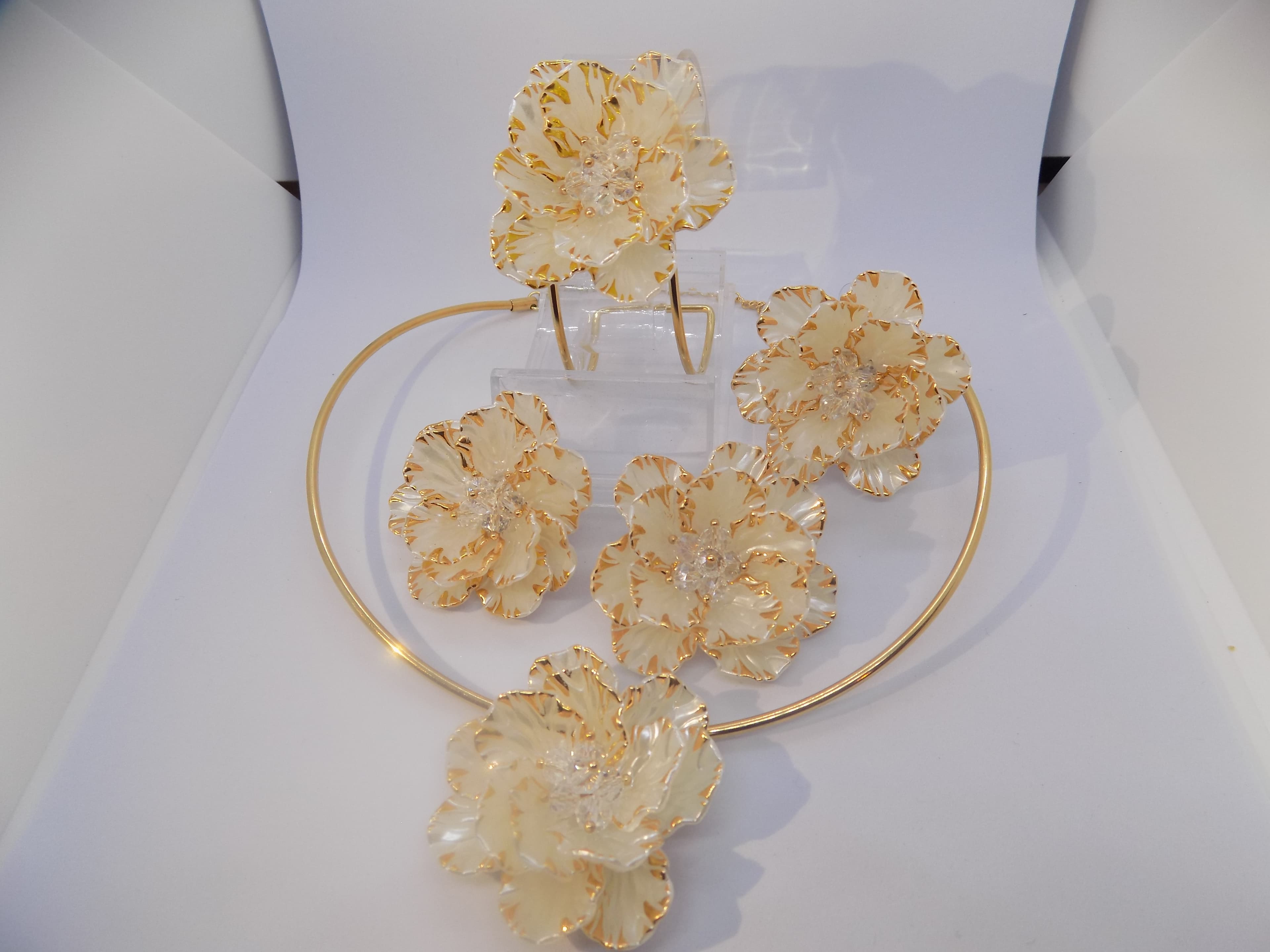 Parure fleures blanches - product image