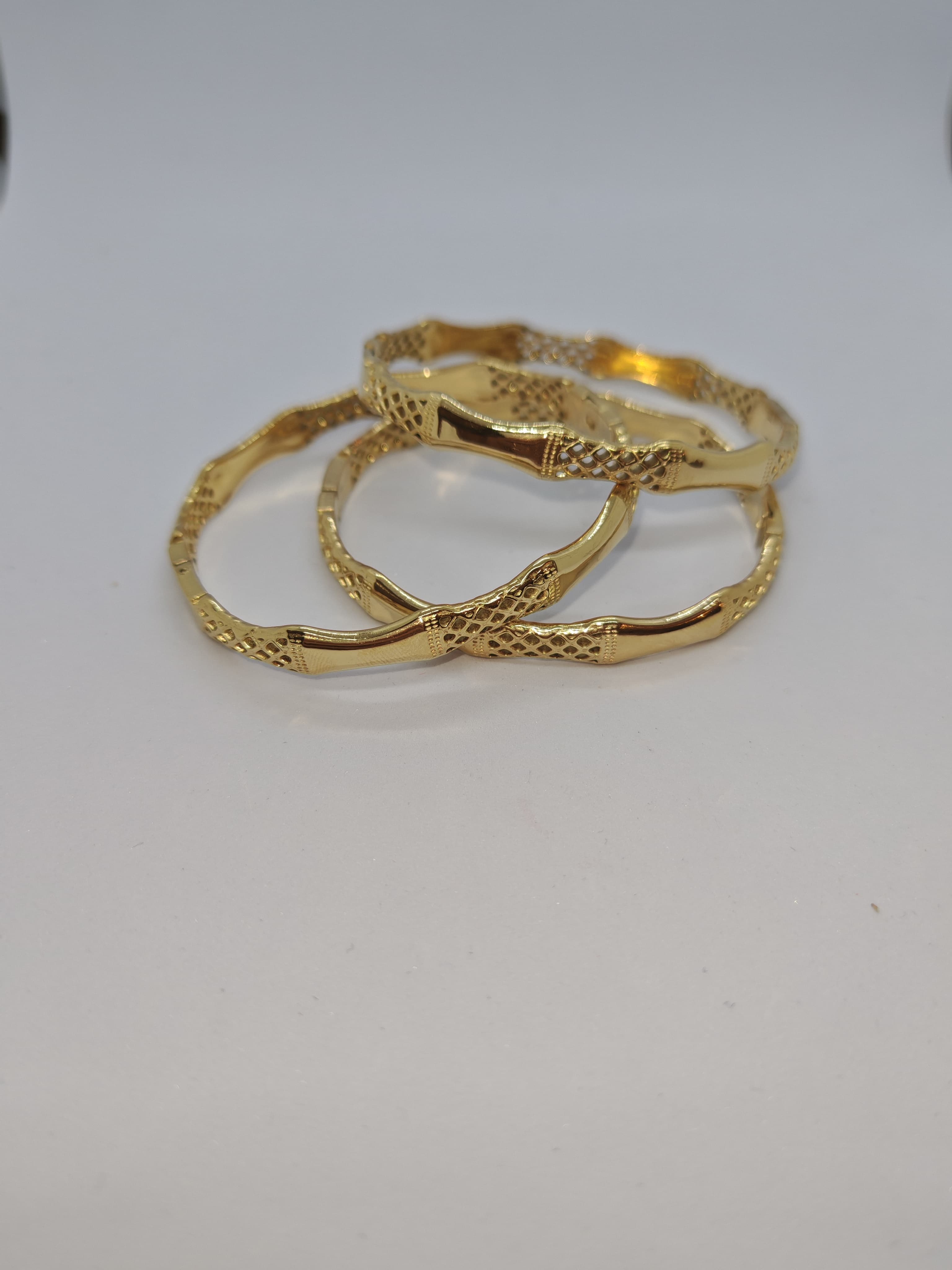 3 bracelets motif