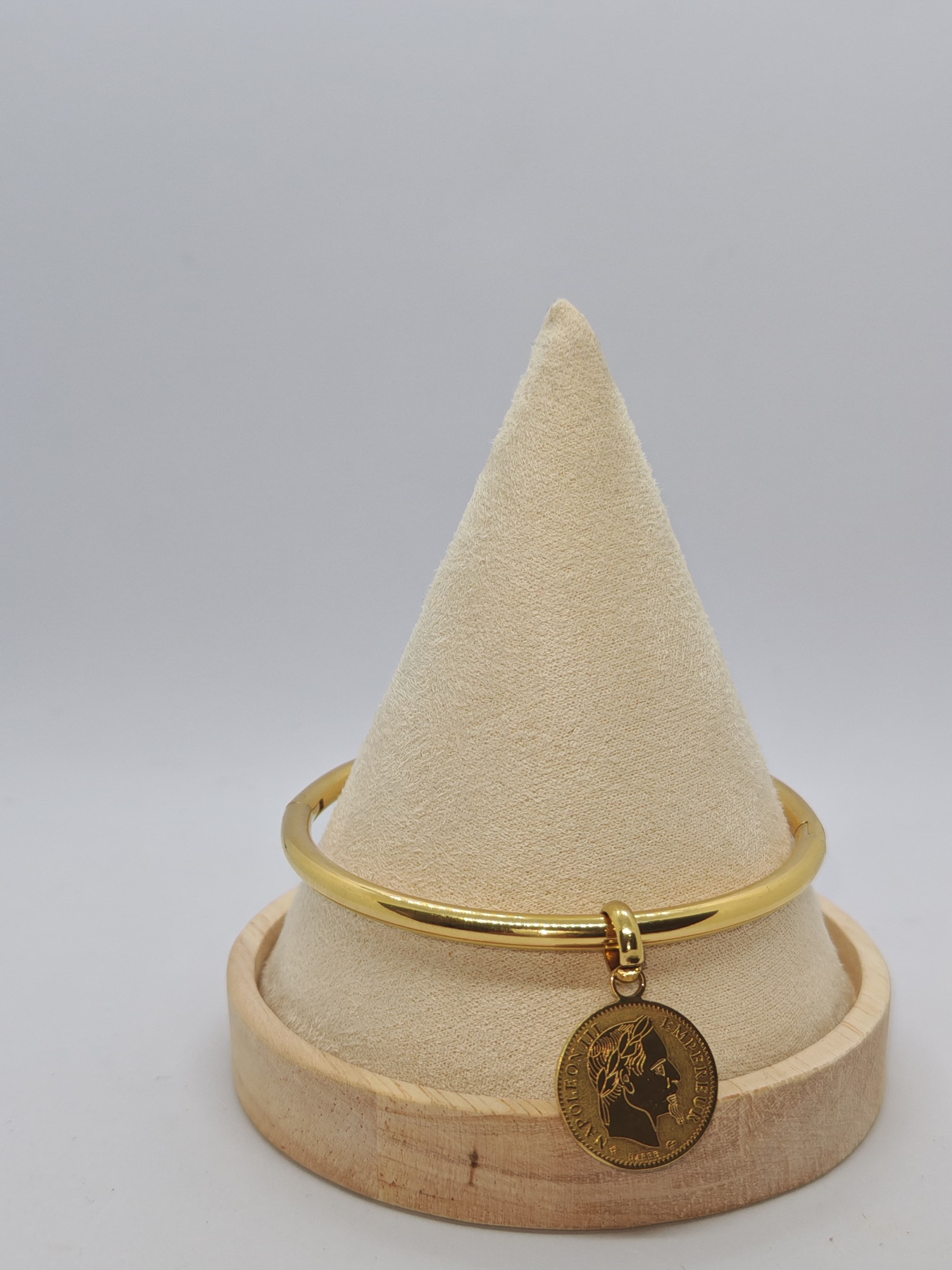 bracelet piece