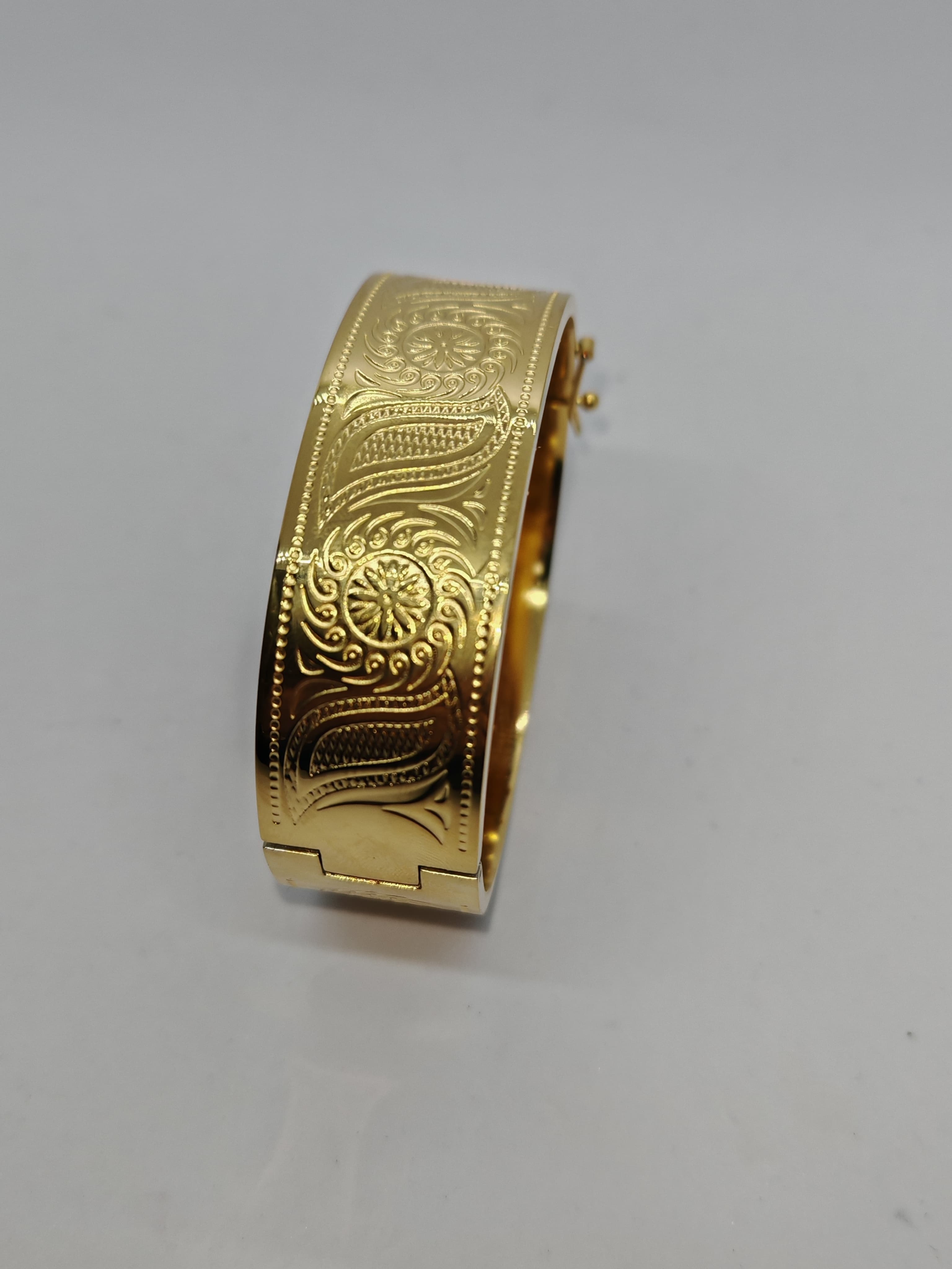 gros bracelet motif