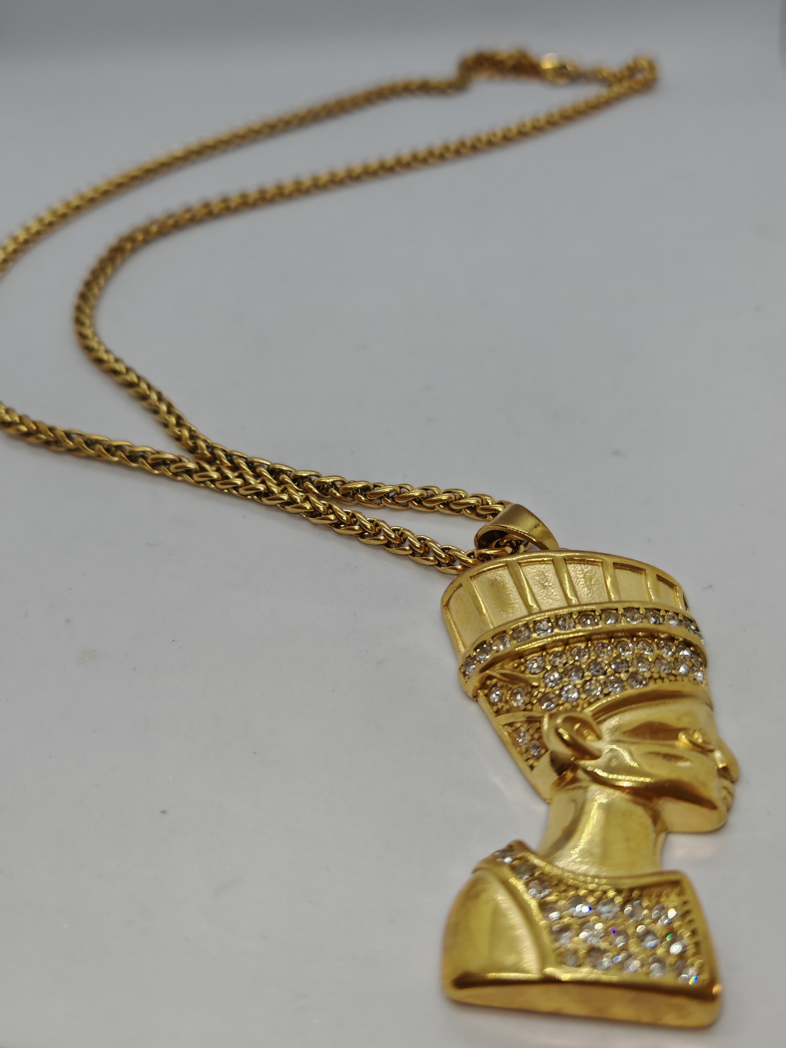 sautoirs tête de Néfertiti