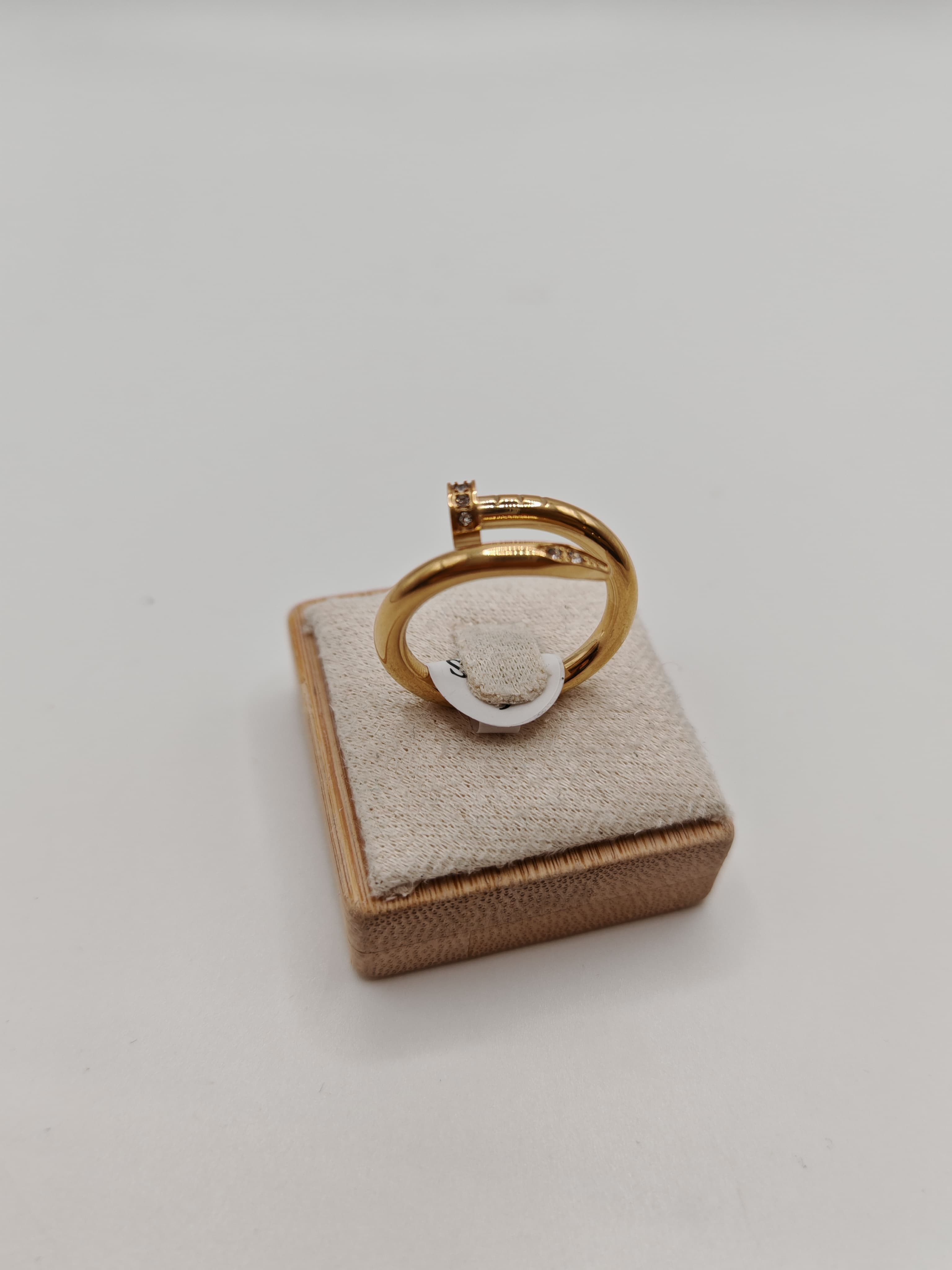 BAGUE DORE TORDU EN 2