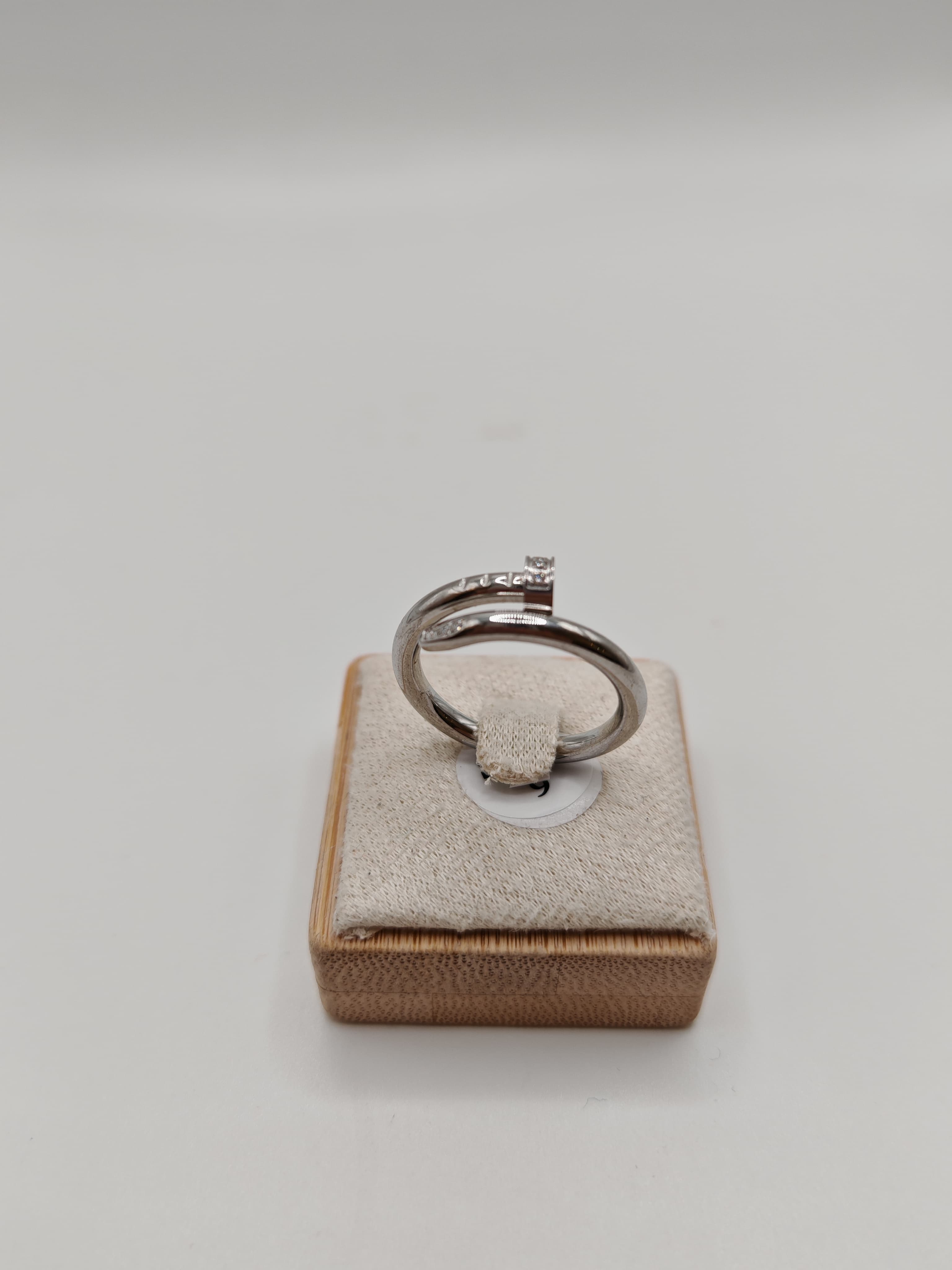 BAGUE ARGENT TORDU un clou