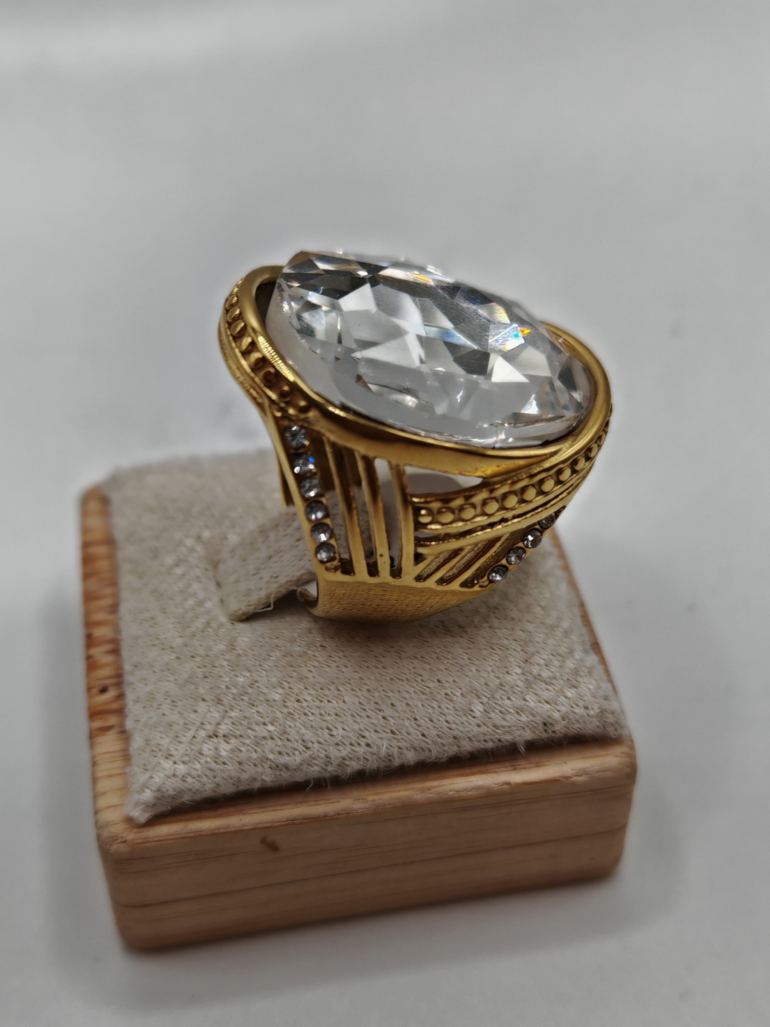BAGUE grosse brillante