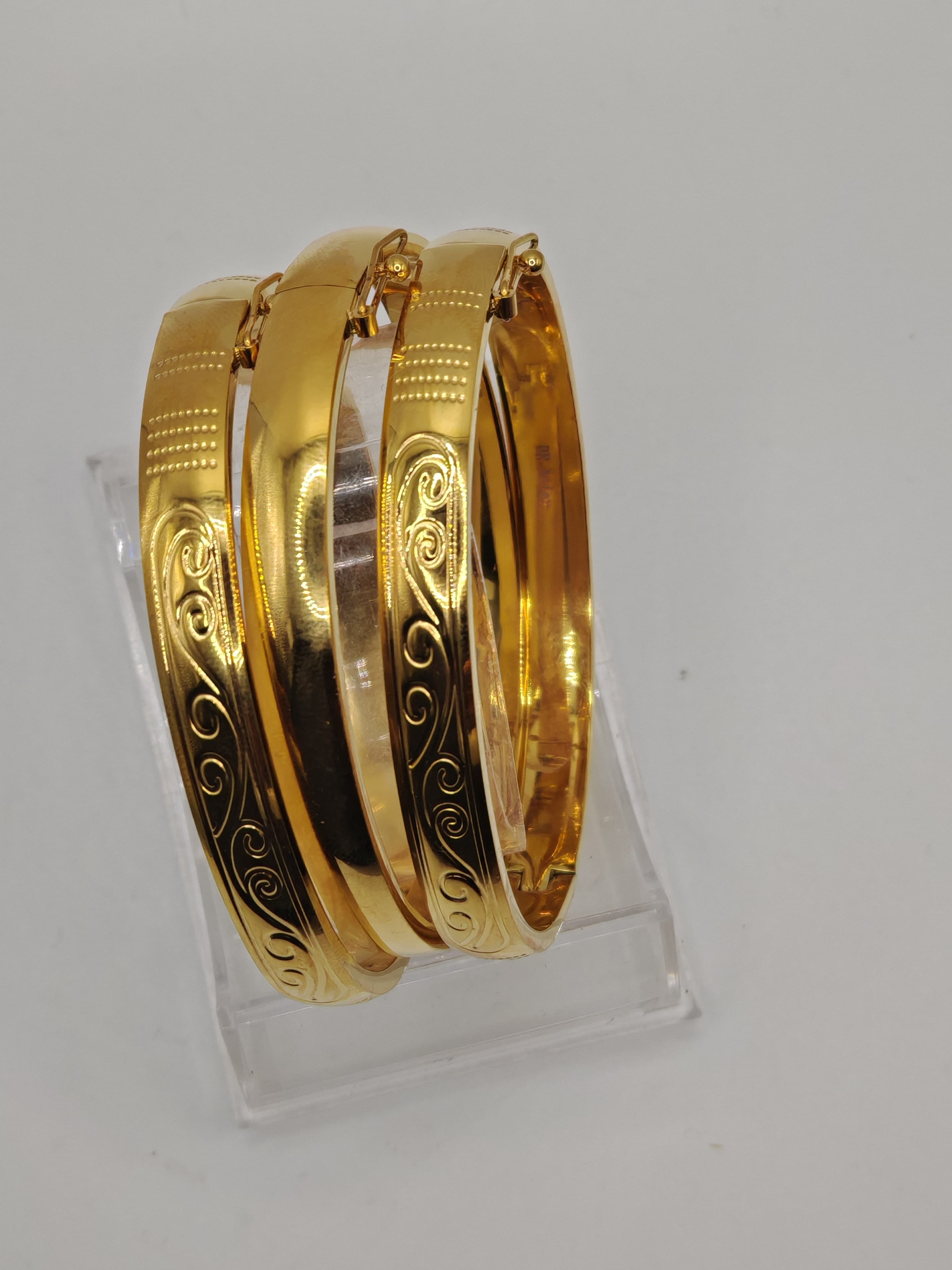 TROIS BRACELETS